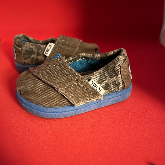 Toms Canvas Baby Shoes Sz 3 - Picture 5 of 6